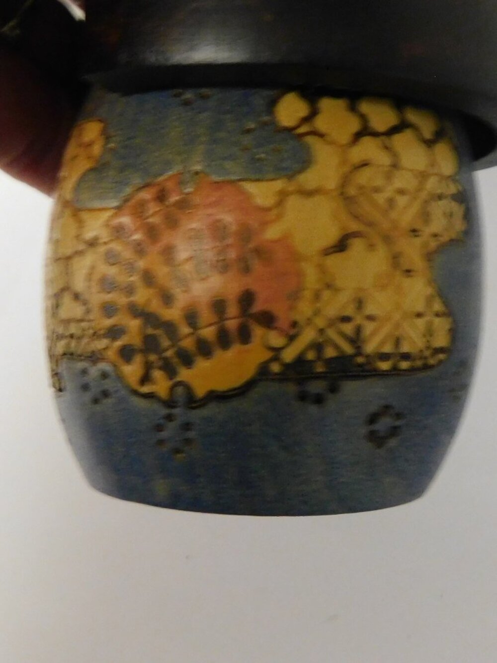Vintage Japanese Kokeshi Doll Red Stamp Signature Carved Inlaid Design 5" - Picture 5 of 7